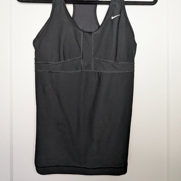 ✨ Nike Dri-Fit Black Sports Tank w/ Built-In Bra (Size M) 🖤 - Picture 2 of 8